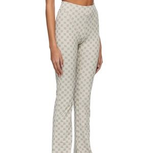 SOLD -MISBHV BRAND NEW
Grey Nylon Leggings
SIZE: M fits M